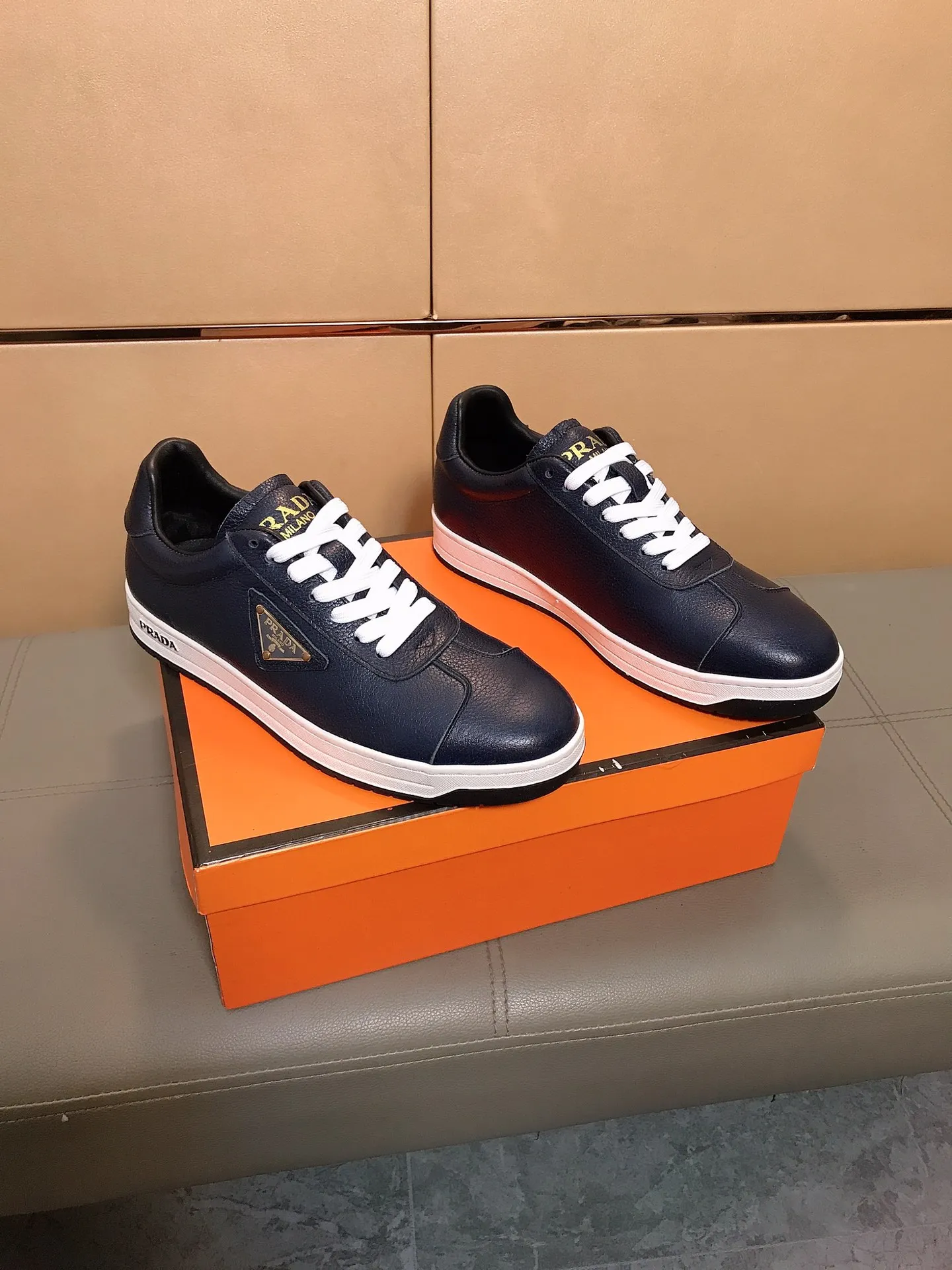 Ex-factory price 380 💎💎🆕Prada's latest casual and fashionable men's shoes👟hot style💥simple and elegant style, exclusive for trendy men. Unique latest brand elements👑, fashionable and generous, the fabric is original imported cowhide, pigskin breathable lining + feet, super comfortable and wear-resistant outsole, classic model taken in kind, size: 38-44